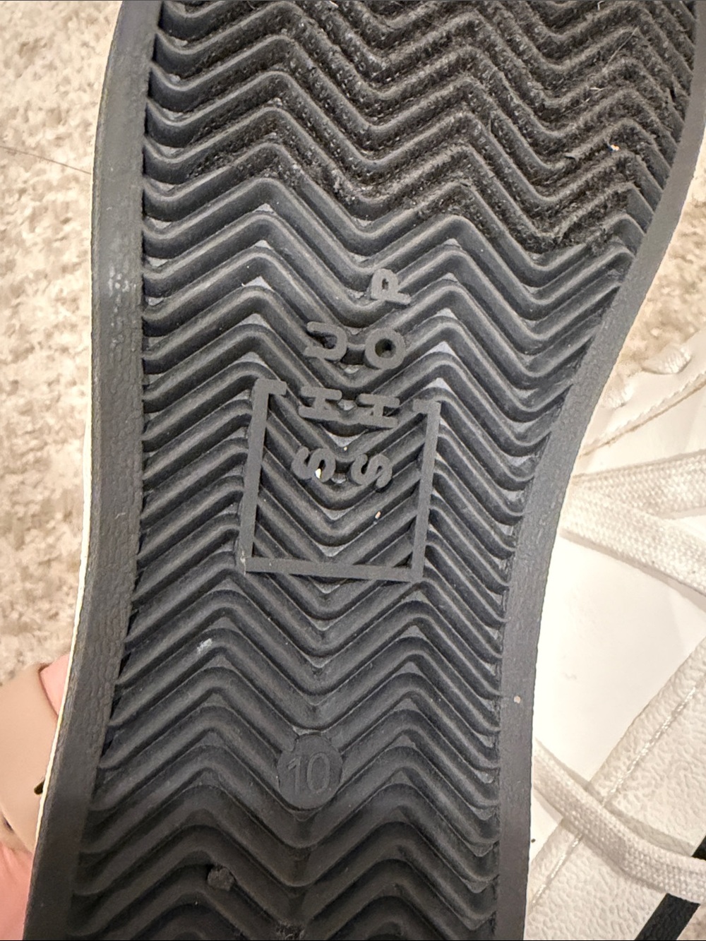 SHUSHOP  Sneakers. Size 10 - Picture 7 of 7